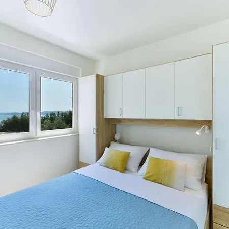 Beachfront Villa Klaudija 빌라 Sukošan