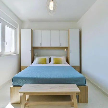 Beachfront Villa Klaudija 빌라 Sukošan