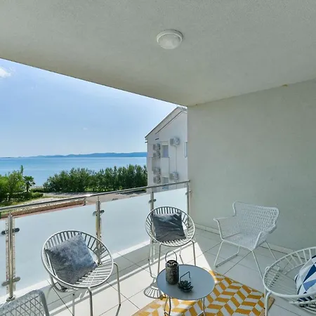 Beachfront Villa Klaudija Sukošan